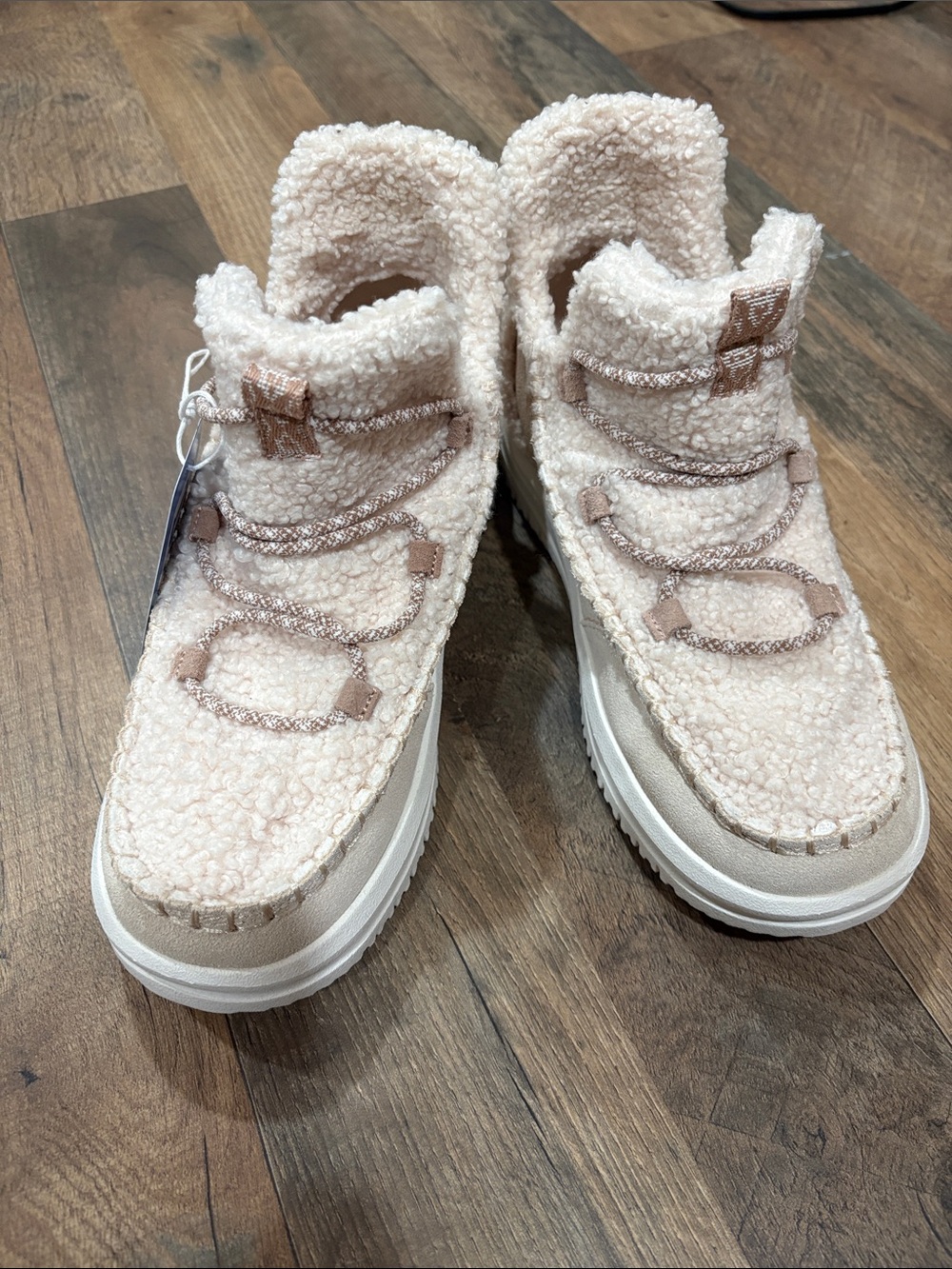 Cozy womens Faux Shearling High-Top Boots - Cream